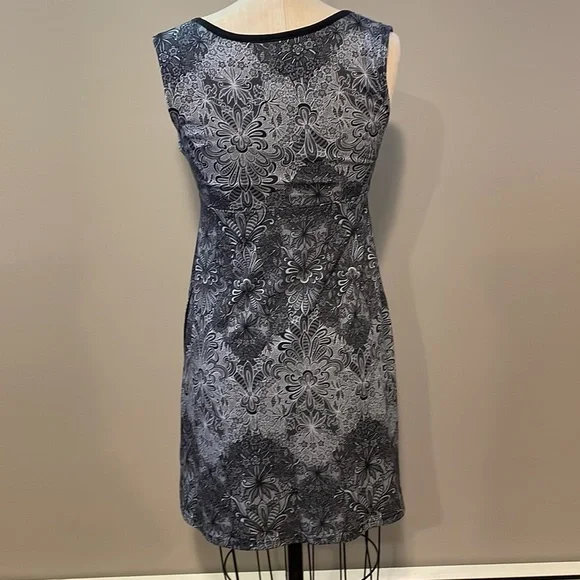 Gerry sleeveless A line paisley dress with pockets and bra top - Picture 5 of 7